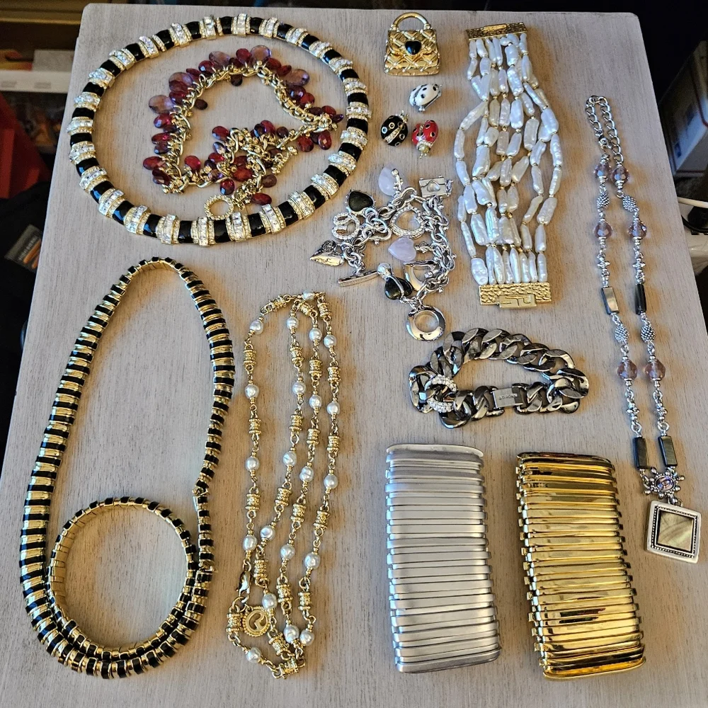 Luxury Brand St John Jewelry Lot - Picture 1 of 7